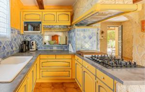 Maisons de vacances Pet Friendly Home In Roujan : photos des chambres