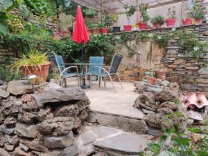 Maisons de vacances Ceps Cottage sleeps 6 with free wifi near the river : photos des chambres