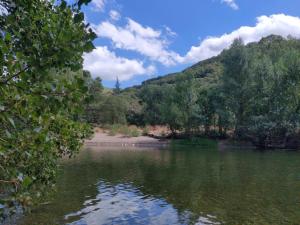 Maisons de vacances Ceps Cottage sleeps 6 with free wifi near the river : photos des chambres