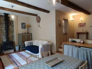 Maisons de vacances Ceps Cottage sleeps 6 with free wifi near the river : photos des chambres