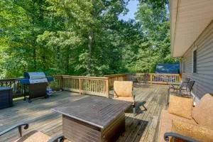 Harpers Ferry Cabin - Walk to Private Lake! - Hamilton