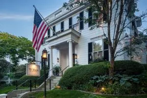 76 Main Ink Press Hotel - Siasconset