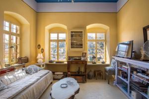 kalosymi house, traditionelles haus mit hafenblick