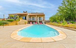 Maisons de vacances Cozy Home In Aubarne Santanastasie : photos des chambres