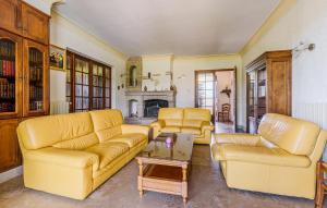 Maisons de vacances Cozy Home In Aubarne Santanastasie : photos des chambres