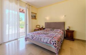 Maisons de vacances Cozy Home In Aubarne Santanastasie : photos des chambres