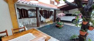 Linda Casa no Centro da Praia, Próximo a Praia e Comércio em Geral