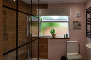 Field View Cottage hottub, dog friendly great view