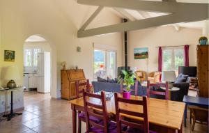 Maisons de vacances Amazing Home In Prades Sur Vernazobre : photos des chambres