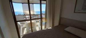 Apartamento Alto Padrão Com Vista ao Mar na Avenida Principal da Praia ao Lado de Comércio em Geral