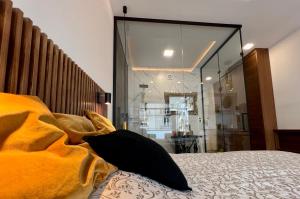 Golden Studio at Erzsebet bridge