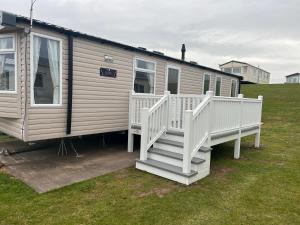 Robinson retreats beautiful caravan with sea views pet friendly