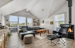 Nice Home In Hemmet With Wifi