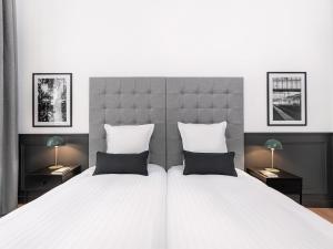 LivinParis Luxury AC 3 Bedrooms Le Louvre II