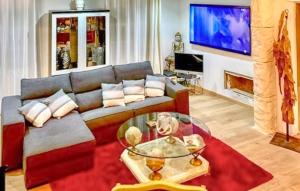 Maisons de vacances 2 Bedroom Amazing Home In Sommieres : photos des chambres