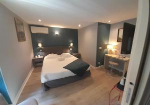 Hotels Logis Hotel Restaurant La Vieille Auberge, Art and Gallery : Chambre Double Supérieure