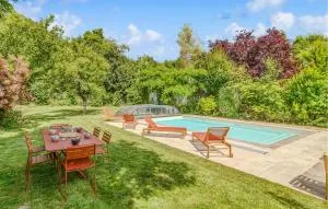 Stunning Home In Surgeres - Vandré