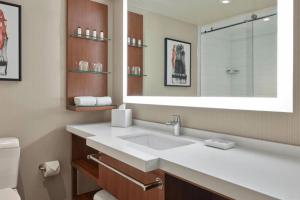 1 Bedroom Suite with 1 King, Sofa bed room in Delta Hotels by Marriott Denver Thornton