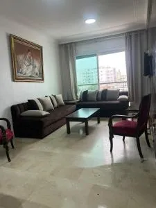 Cozy Downtown Studio with Skyline Views and 9 minutes away to Beach - 卡萨布兰卡