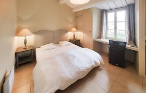 Gorgeous Home In Saint-Laurent-De-La-Ca