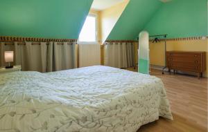 Maisons de vacances Awesome Home In Blonville-Sur-Mer : photos des chambres