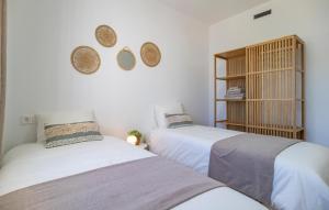 2 Bedroom Amazing Apartment In Manilva