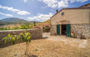 Awesome Home In Palazzo Adriano img14