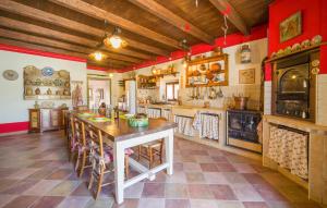 Awesome Home In Palazzo Adriano img18