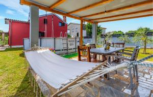 3 Bedroom Gorgeous Home In Medulin 