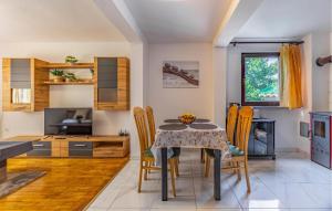 3 Bedroom Gorgeous Home In Medulin 