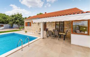 Gorgeous Home In Rastevic With Wifi