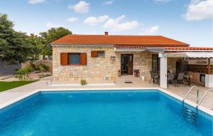 Gorgeous Home In Rastevic With Wifi