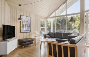 Gorgeous Home In Glesborg With Sauna