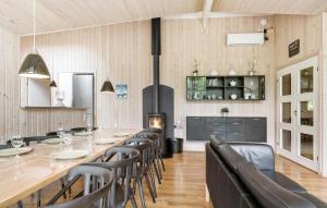 Gorgeous Home In Glesborg With Sauna