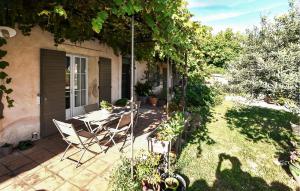Cozy Apartment In Morières-Lès-Avignon