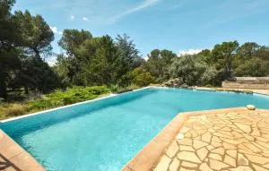 Amazing Home In Uchaux With Jacuzzi - 莫尔纳