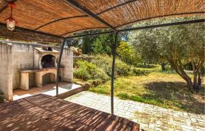 Maisons de vacances Stunning Home In Uchaux : photos des chambres