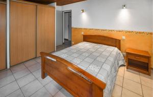Maisons de vacances Stunning Home In Uchaux : photos des chambres