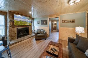 Mountain Views at Dollys Castle Unit 1