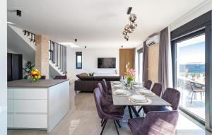 Amazing Home In Vrana