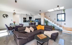 Amazing Home In Vrana 