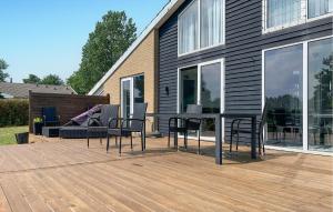 Nice Home In Ebeltoft With Sauna