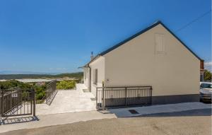 Amazing Home In Kukuljanovo With Wifi