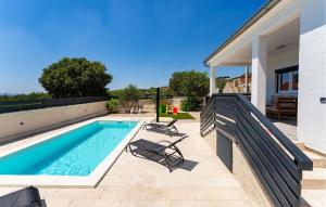 3 Bedroom Awesome Home In Rastevic