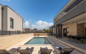 5 Bedroom Stunning Home In Nin