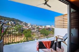 Riverfront 3BR at Oasis, 2 Pools, Gym and Bar