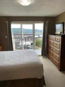 Race Rocks Townhouse - Sooke