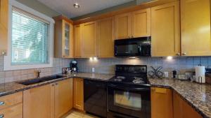Sooke Harbour Getaway