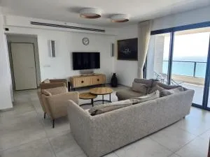 Sunny Sea View 4B apt 29 floor - Palmaẖim