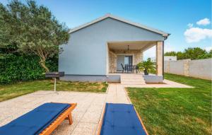 2 Bedroom Lovely Home In Fazana